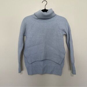 Aritzia Wilfred free pale blue lin turtle neck high low sweater sz.XXS womens